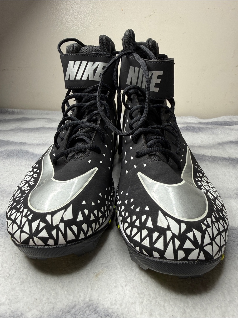 Nike Men’s Black and Silver Athletic Cleats